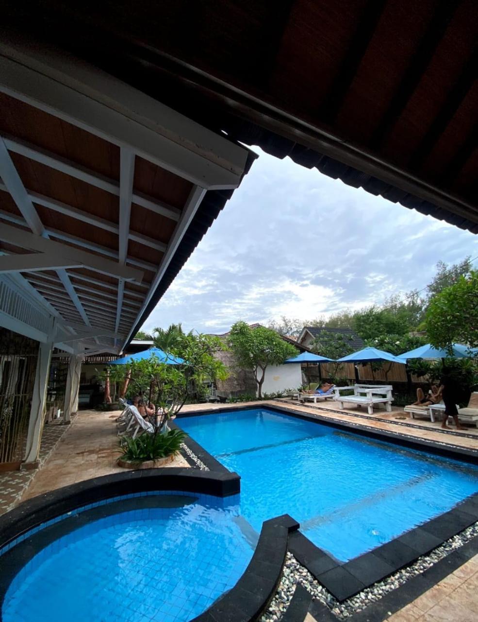 Coral Beach Seaside Gili Trawangan Extérieur photo